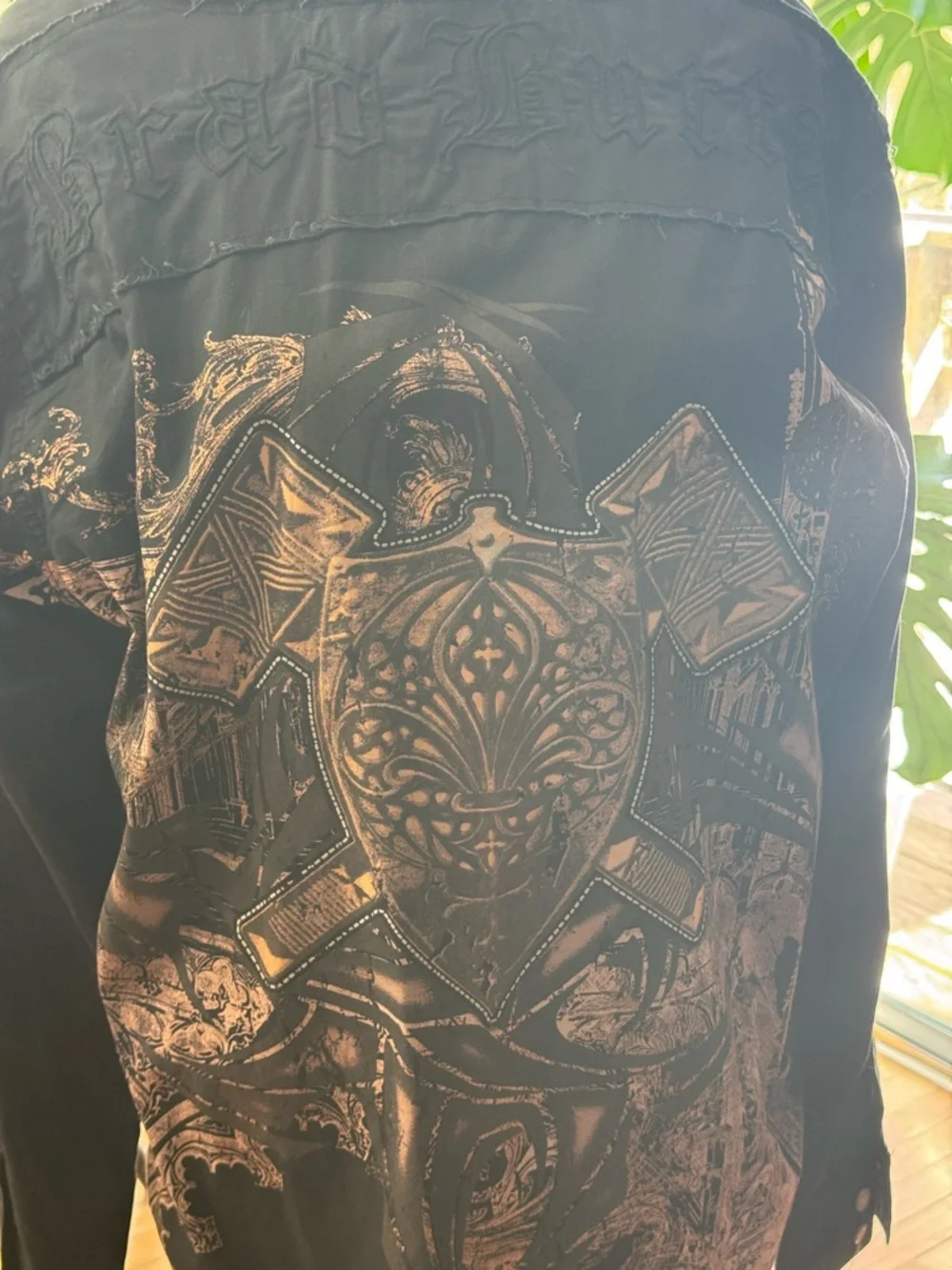 Brad Butter Black Graphic Button Up Mens Large Y2K Crest Shirt Streetwear - Picture 3 of 7